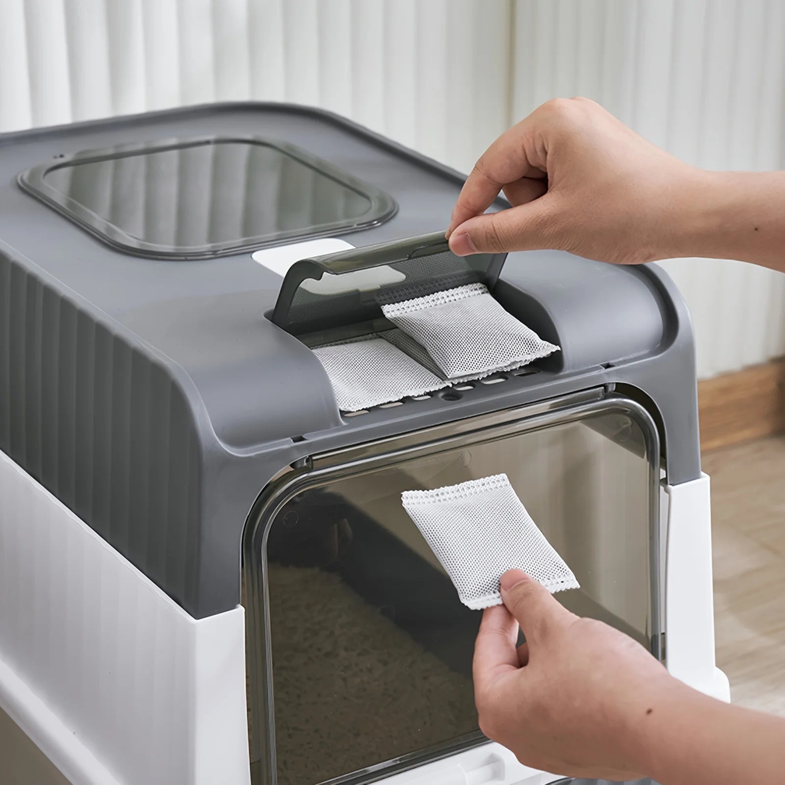 Easy To Clean Portable Fully Enclosed Cat Litter Box with Splash Cover and Shovel